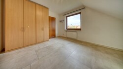 Schlafzimmer DG
