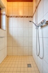 Badezimmer EG