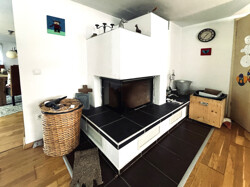 Kachelofen im Wohnzimmer