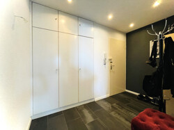 Flur 1 mit Wandschrank