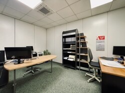 mögliche Teeküche oder Büro