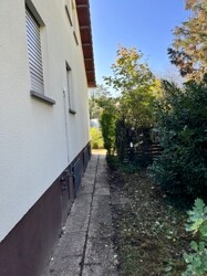 Garten neben dem Haus