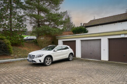 Garage zur Wohnung