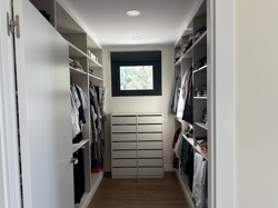 Begehbarer Schrank Hauptsuite