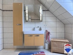 Obergeschoss Wohnung links