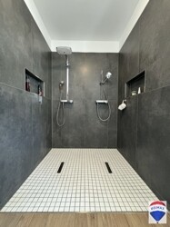 Badezimmer EG