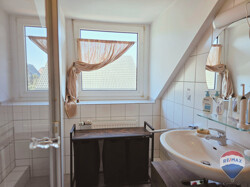 Badezimmer (DG)