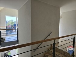 Treppenhaus mit Aufzug (DG)