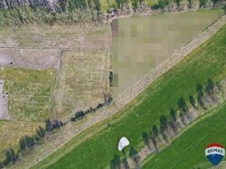 Grünland und Golfplatz