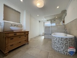 Badezimmer EG