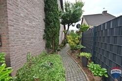 Durchgang Garten zur Straße