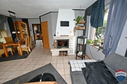 offner Kamin im Wohnzimmer