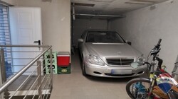 Garage 64