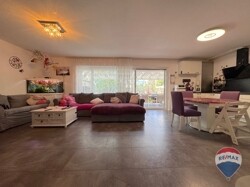 49IMG_8214-0007