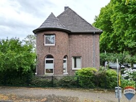 Straßenansicht