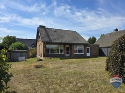 Rückseitenansicht mit Garten