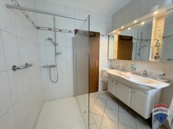 Badezimmer EG