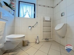 Badezimmer EG