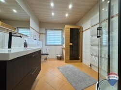 Badezimmer EG