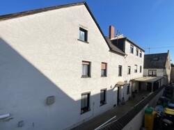 Hof und Häuser