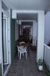 Balkon mit Pflanzbecken