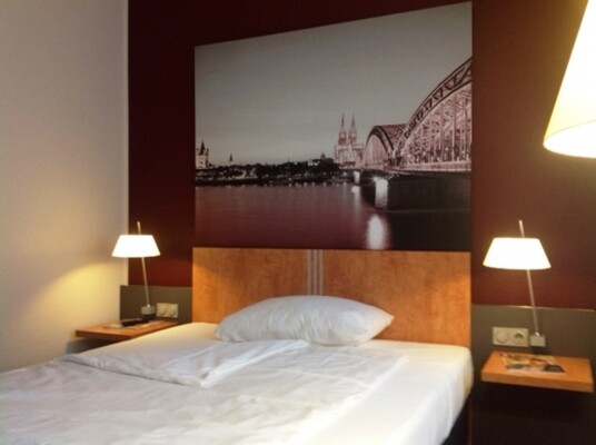 Hotelapp. 213 - Mercure Hotel Köln, Severinstr. 199