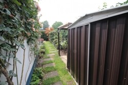 Gartenhaus mit Grill-Unterstellplatz