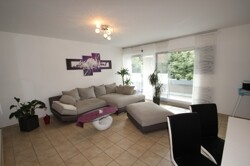 Wohnzimmer mit Südwest-Balkon
