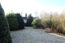Blick vom Garten auf das Haus