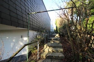 Treppe zum Eingangsbereich