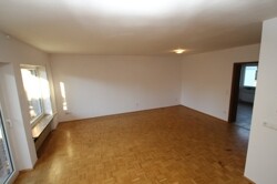 Großzügiges Wohnzimmer