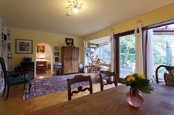 Großzügiges Wohnzimmer