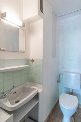Gäste-WC (modernisierungsbedürftig)