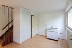 Küche mit Abgang zum Keller