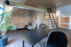 Büro im Dachgeschoss oder als Studio nutzbar