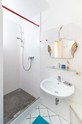 Badezimmer mit Tageslicht