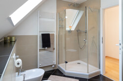 Modernisiertes Duschbad