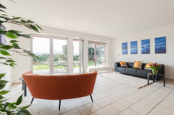 Helles Wohnzimmer