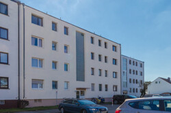 Gepflegtes 12 Parteienhaus 
