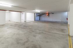 Praktisch: zwei Tiefgaragenstellplätze