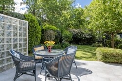 Terrasse: von der Sonne verwöhnt!