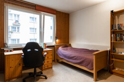 Helles Arbeitszimmer