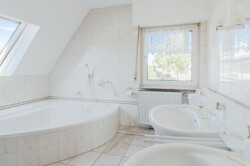1.OG- Badezimmer-Ansicht