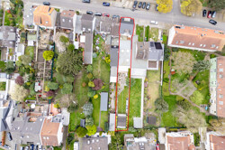 Luftbild auf das gesamte Grundstück / Haus