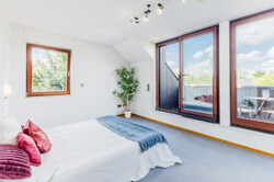 1.OG - Schlafzimmer mit Balkon