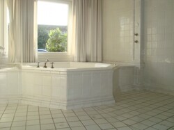 Bad mit Whirlpool EG