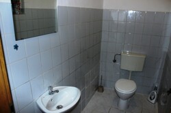 separates WC - EG-Wohnung