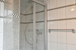mit Dusche