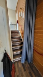 Aufgang Maisonette von 2. OG