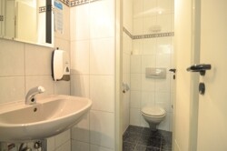 WC 2